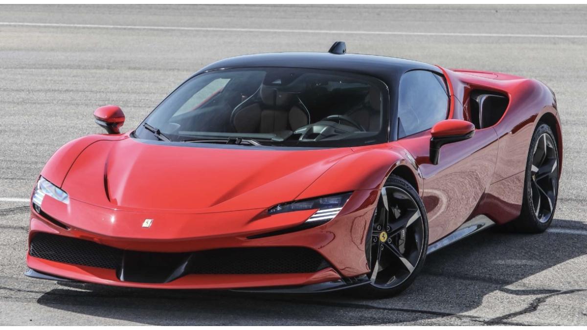 Ferrari’nin İlk Elektrikli Modeli 9 Ekim’de Tanıtılacak!
