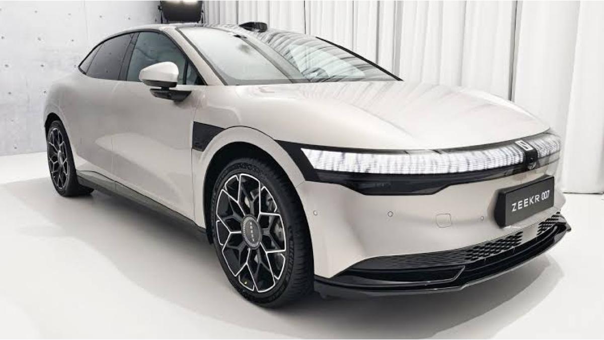 Geely’nin Yeni LFP Bataryası ile Elektrikli Araçlarda Devrim: 16 Dakikada %90 Şarj