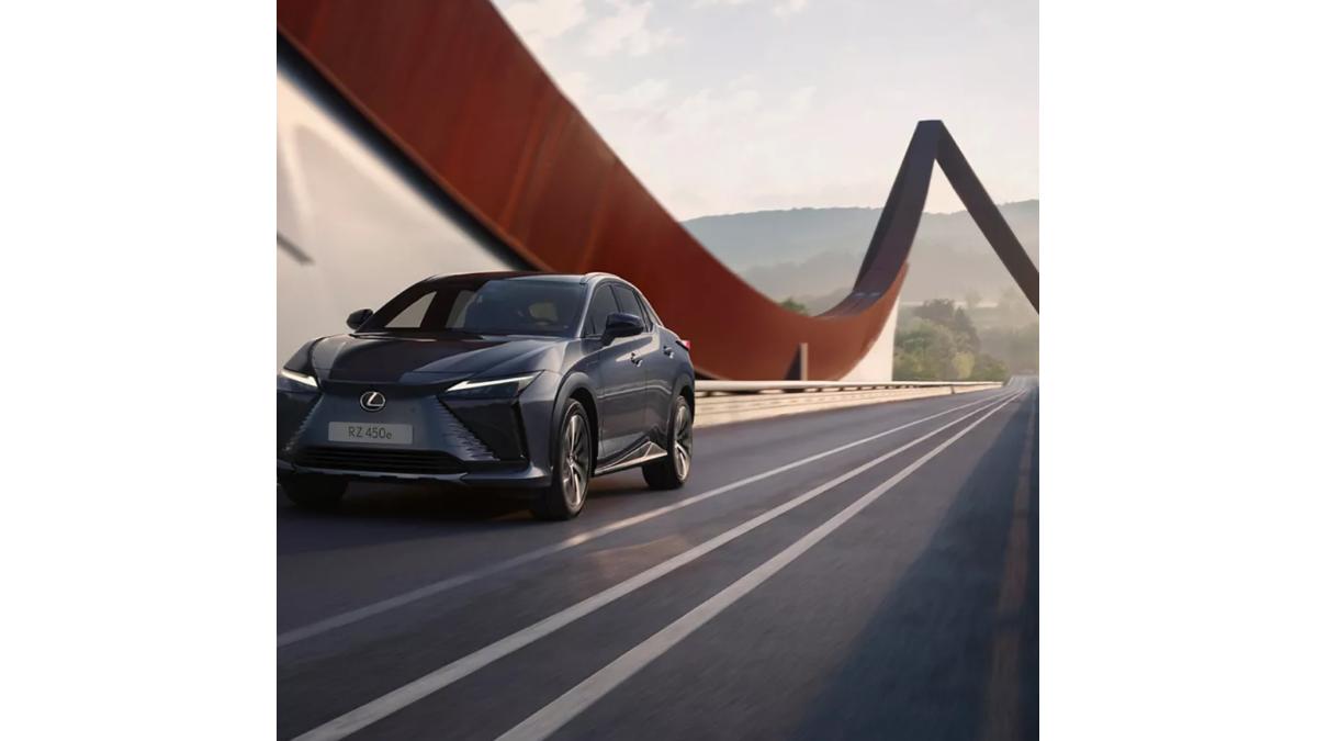 Lexus RZ 450e: Lexus’un İlk %100 Elektrikli Modeli ile Tanışın