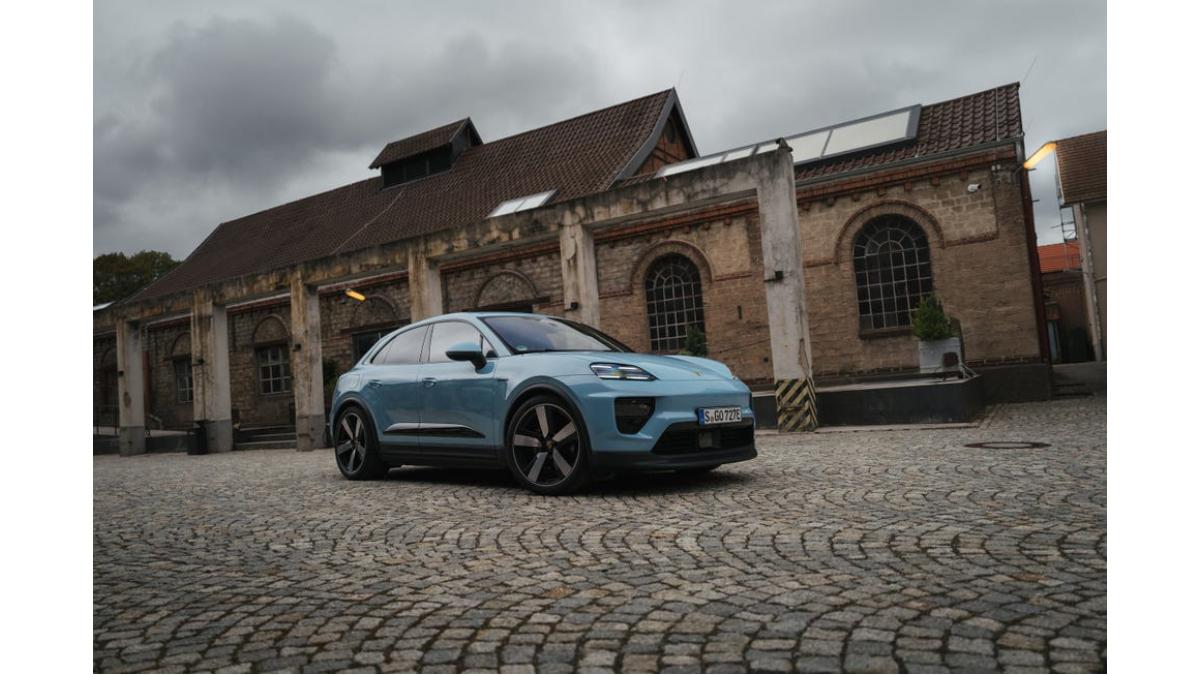 Tamamen Elektrikli Porsche Macan 2025